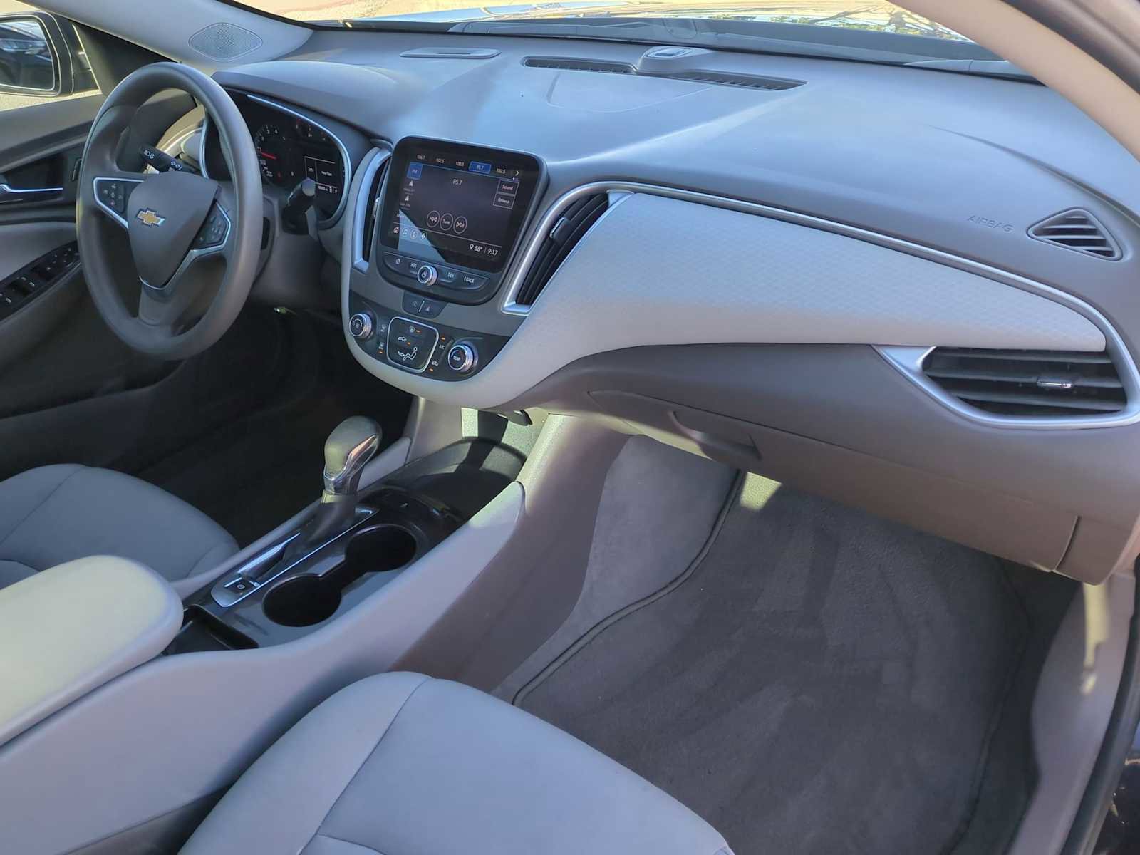 Used 2023 Chevrolet Malibu LS image 28