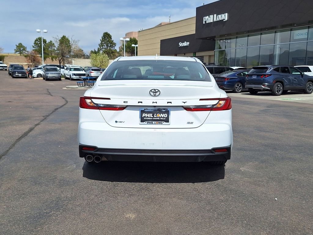 Used 2025 Toyota Camry SE image 4