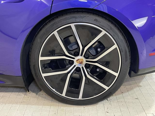 Certified 2025 Porsche Taycan AWD/4WD image 13