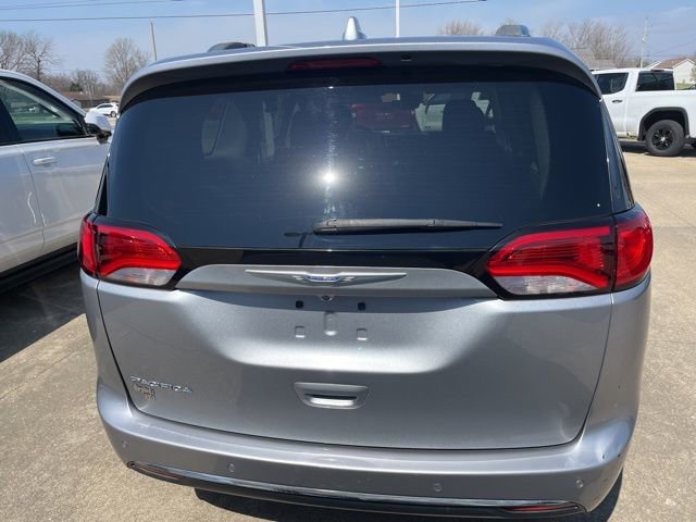 Used 2018 Chrysler Pacifica Touring-L w/ Advanced Safetytec Group image 6