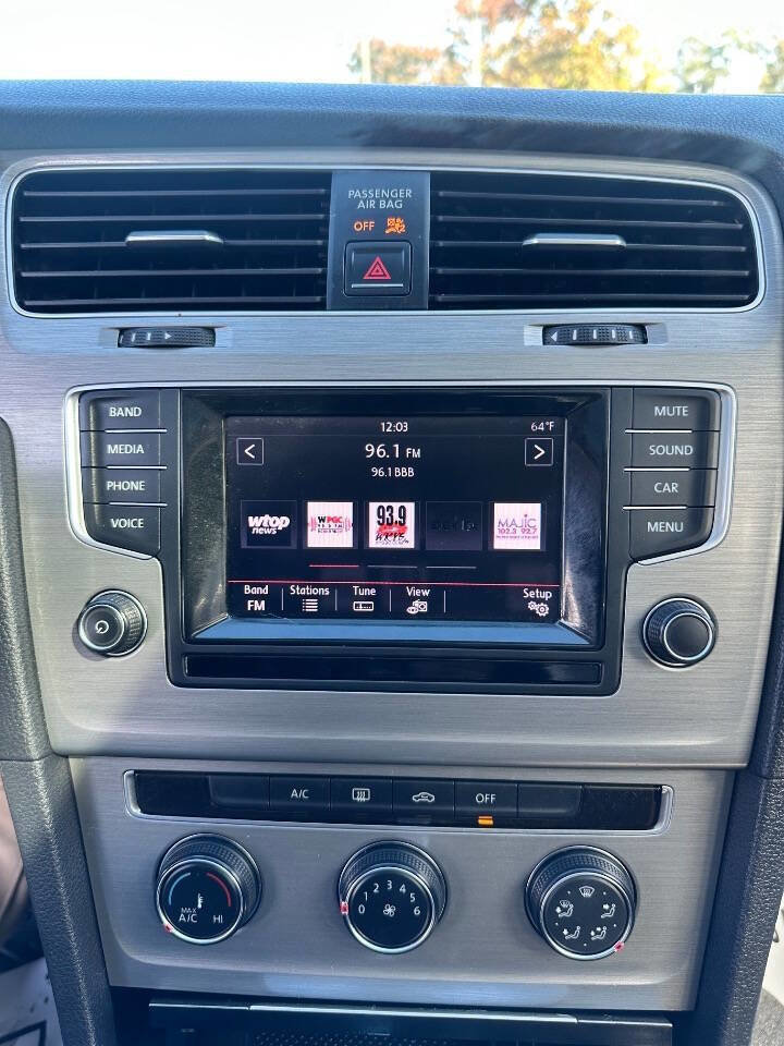 Used 2015 Volkswagen Golf S image 18