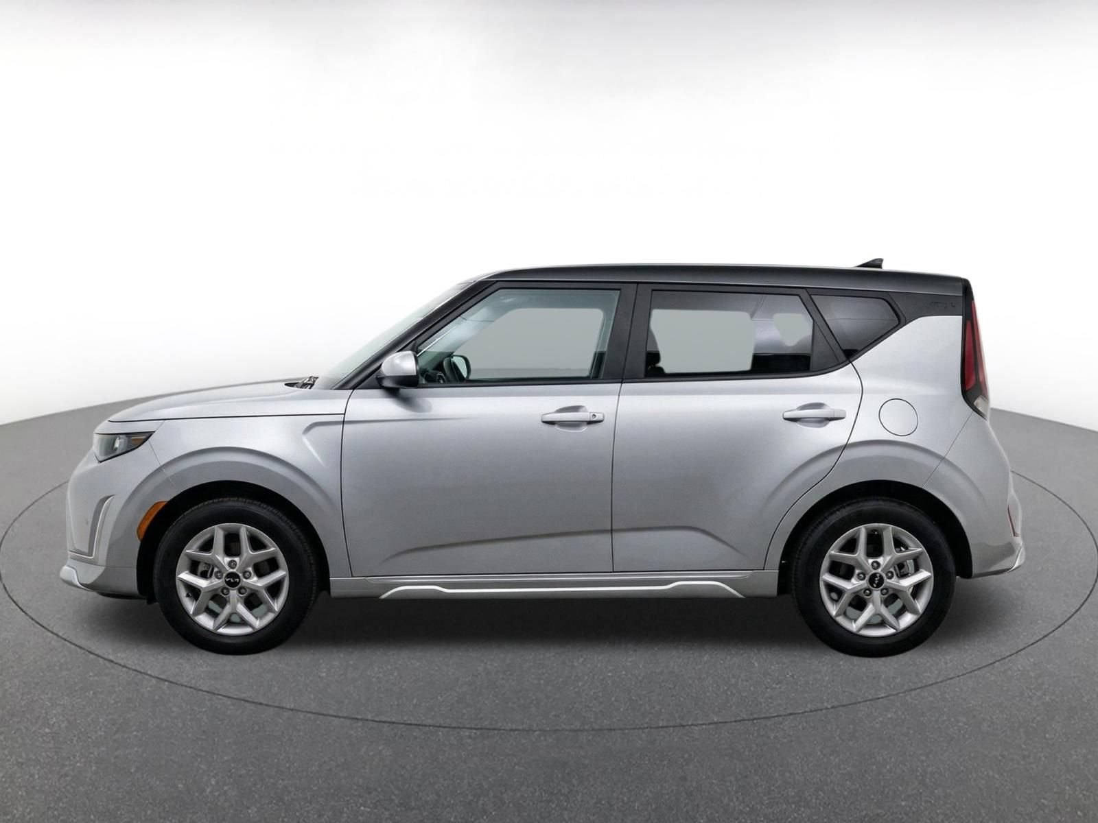 Used 2025 Kia Soul LX w/ LX Technology Package FWD image 5