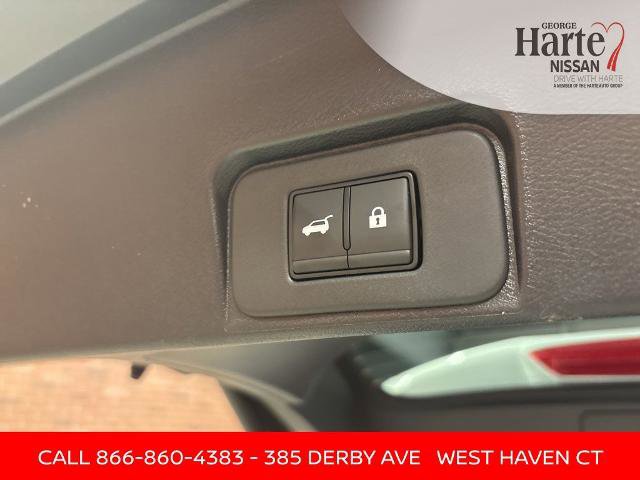 Certified 2025 Nissan Rogue SV image 27