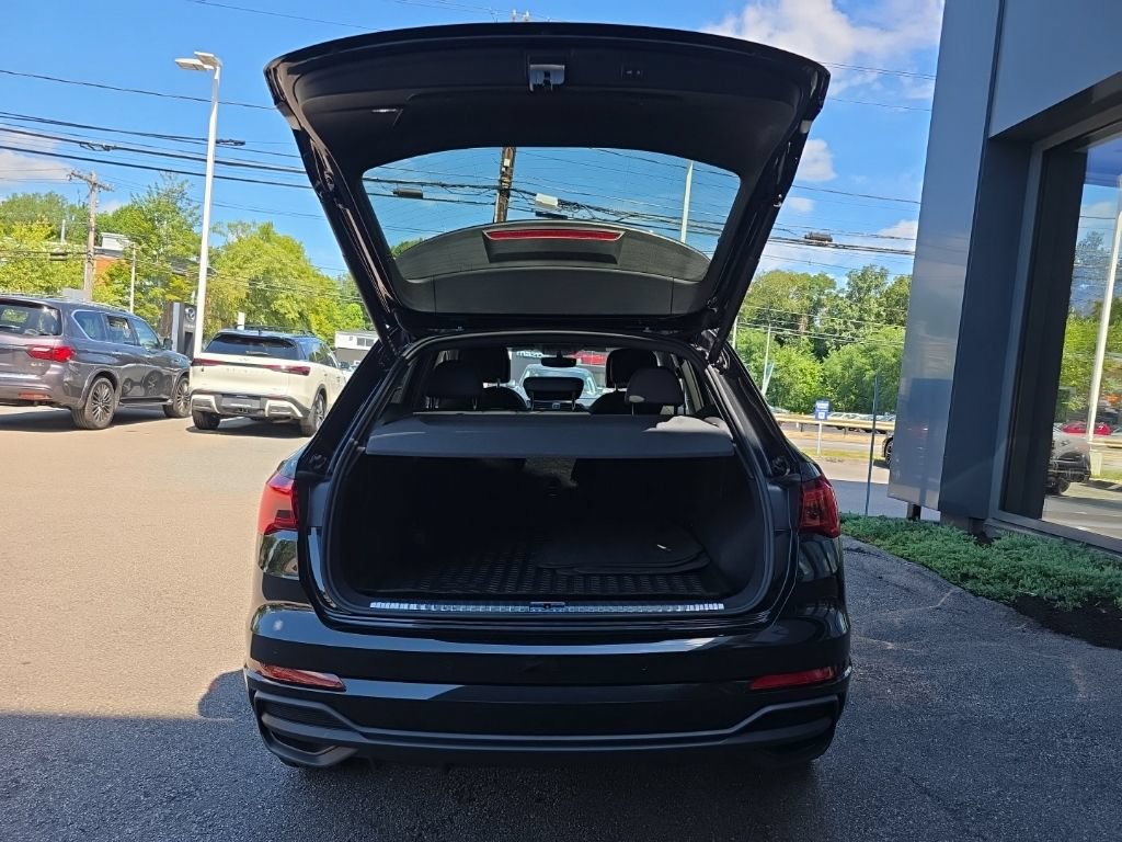 Used 2023 Audi Q3 2.0T Premium Plus w/ Premium Plus Package AWD/4WD image 7