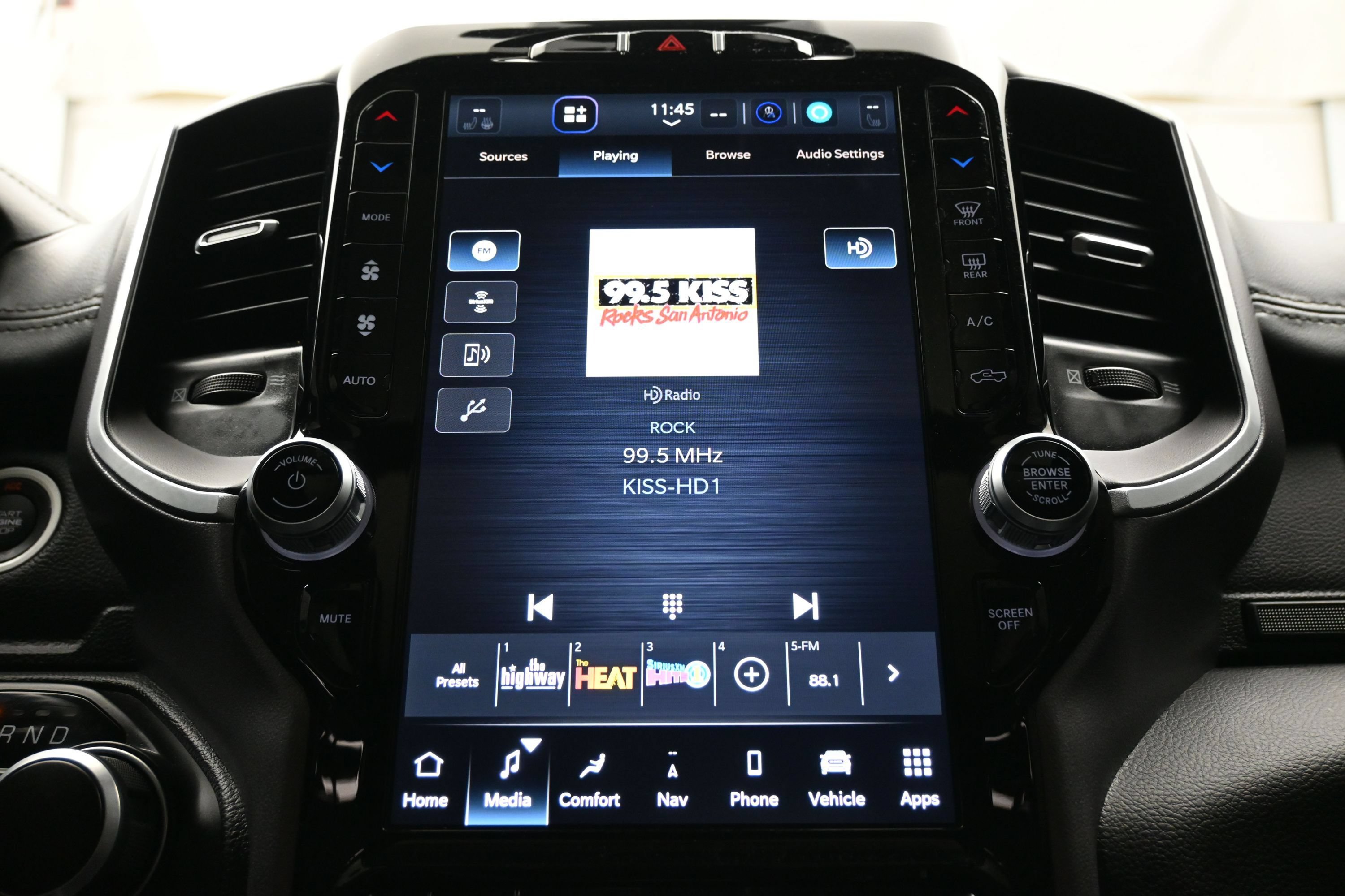 Used 2023 RAM 1500 Big Horn AWD/4WD image 34