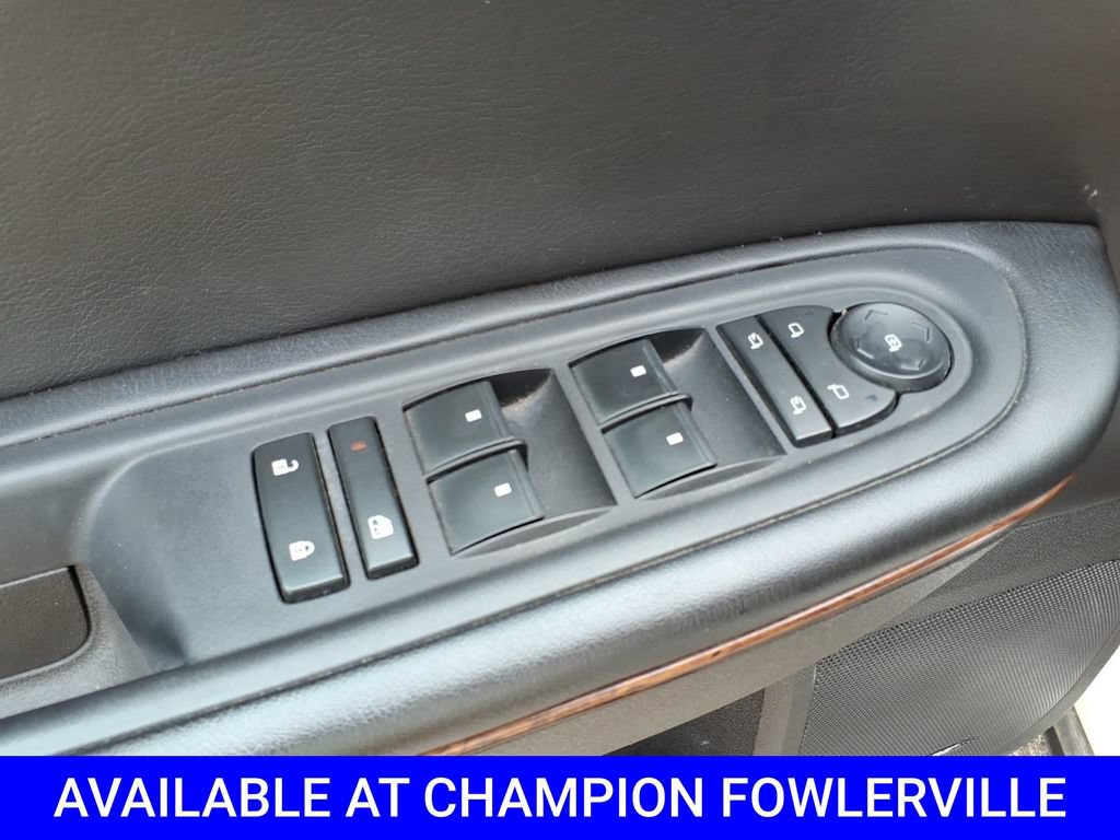 Used 2013 Chevrolet Traverse LTZ FWD image 11
