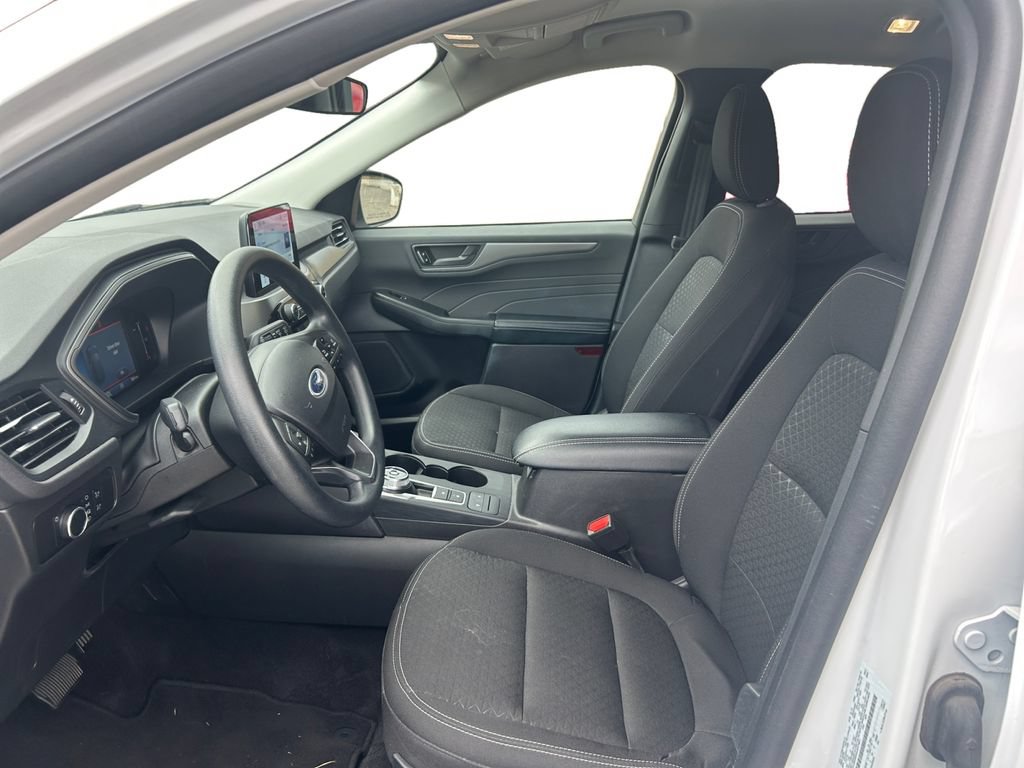 Used 2025 Ford Escape Active AWD/4WD image 10