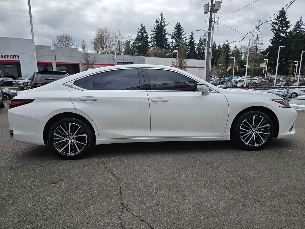 Used 2023 Lexus ES 250 w/ Premium Package image 9