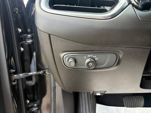 Used 2019 Chevrolet Equinox LT FWD image 24
