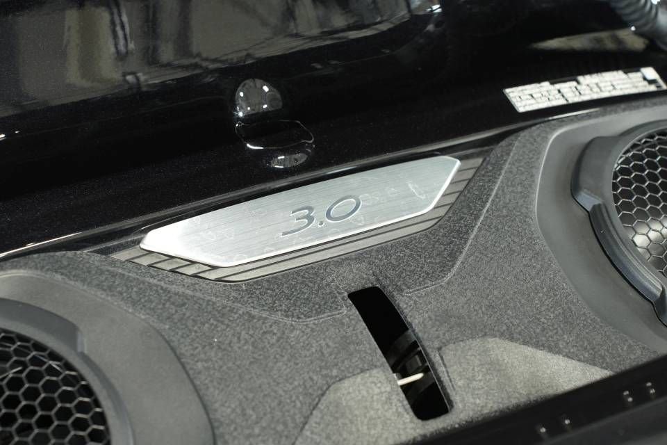 Certified 2025 Porsche 911 Carrera RWD image 41