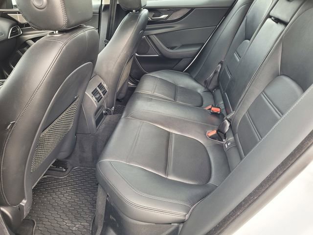 Used 2020 Jaguar XE S RWD image 15