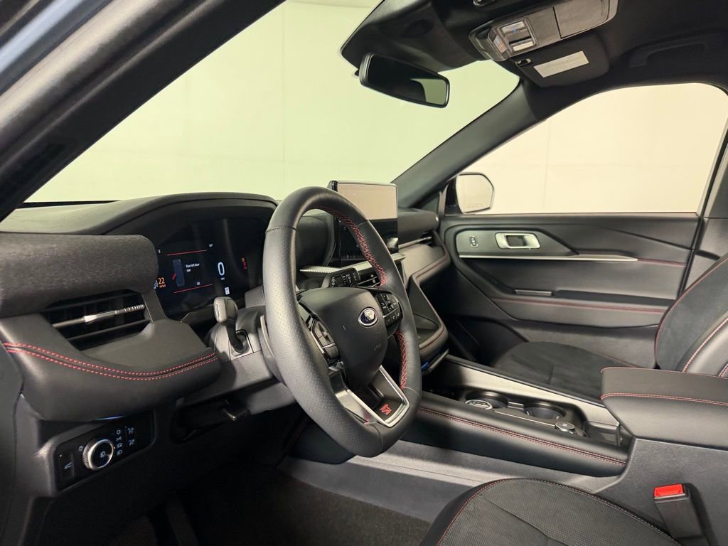 Used 2025 Ford Explorer ST image 20