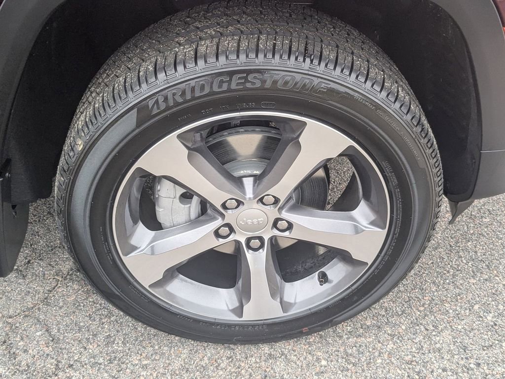 New 2025 Jeep Grand Cherokee Limited w/ Trailer Tow Package image 15