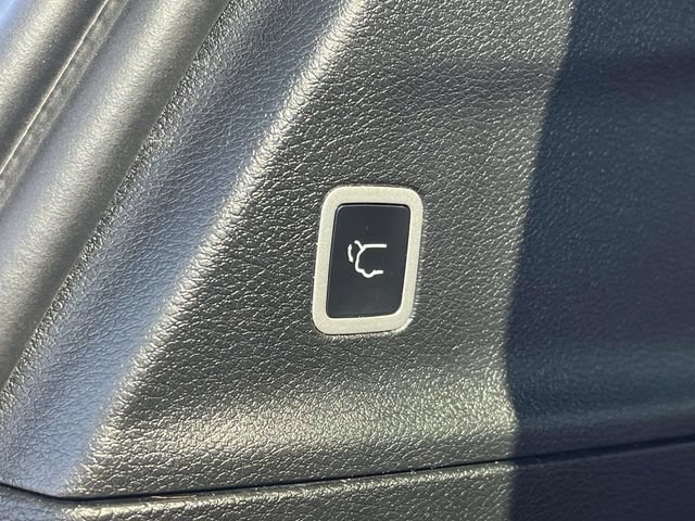 Used 2025 Chrysler Pacifica Select FWD image 22