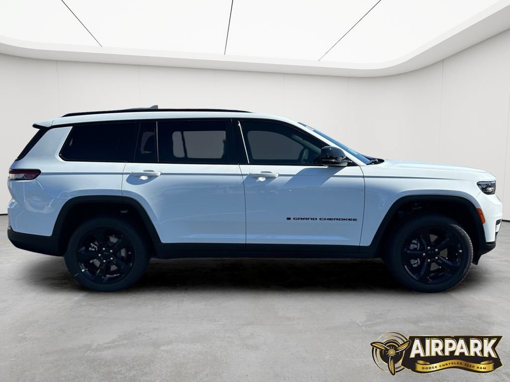 New 2025 Jeep Grand Cherokee L Altitude AWD/4WD image 3