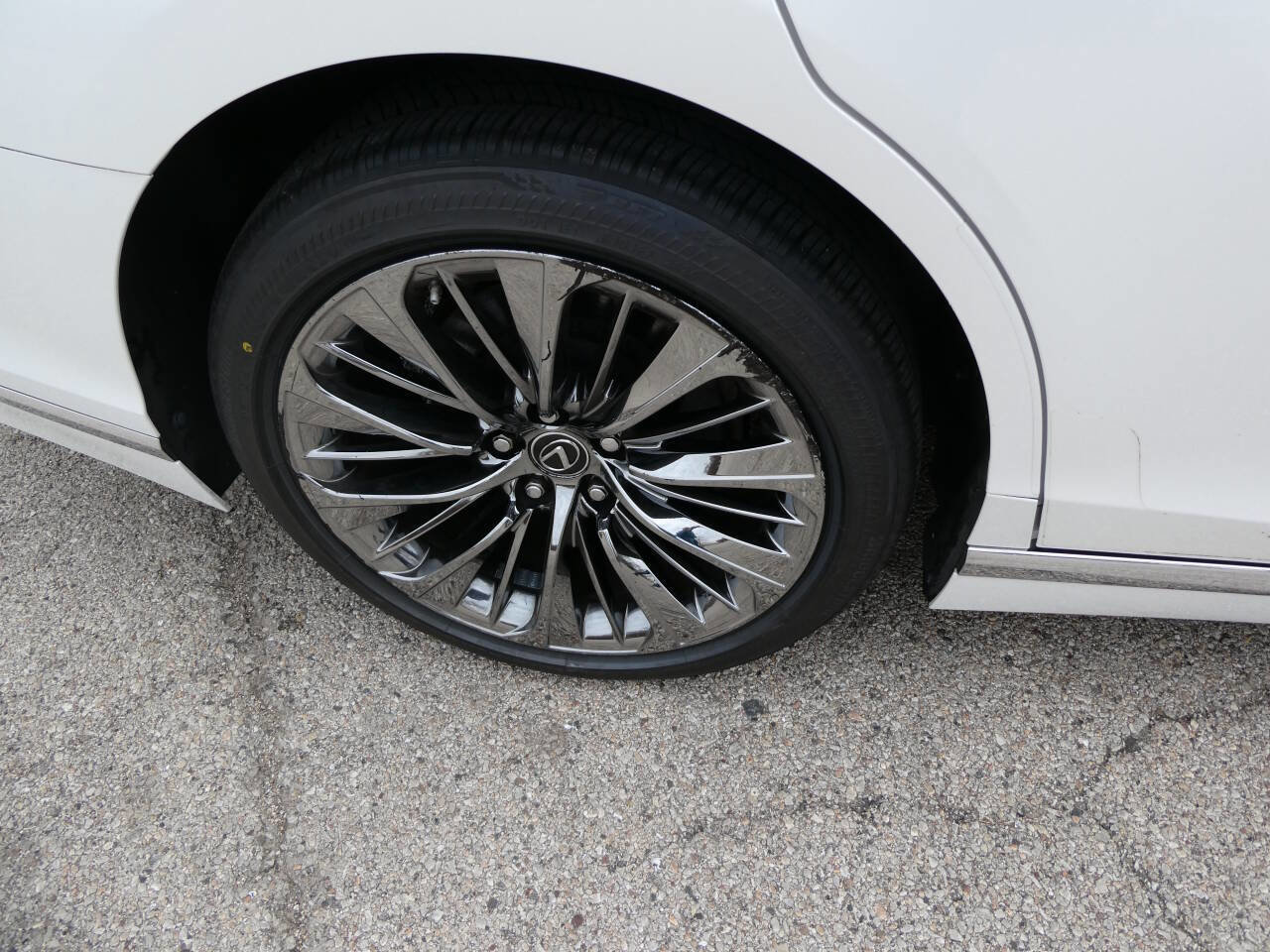 Used 2018 Lexus LS 500 AWD w/ Interior Upgrade Package image 33
