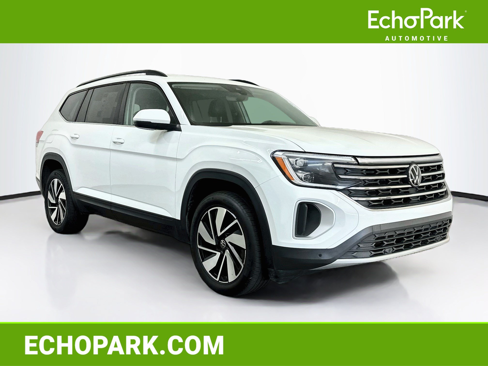 Used 2025 Volkswagen Atlas SE AWD/4WD image 1
