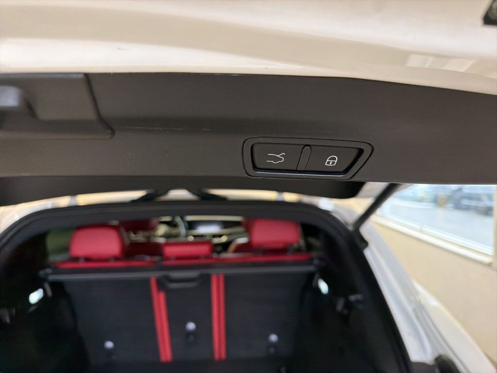 Used 2023 Alfa Romeo Stelvio Veloce image 9