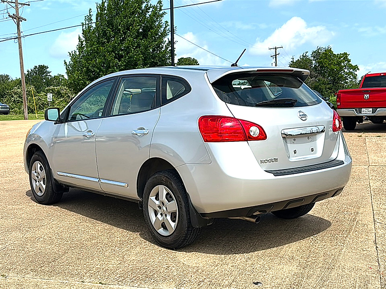Used 2013 Nissan Rogue S FWD image 6