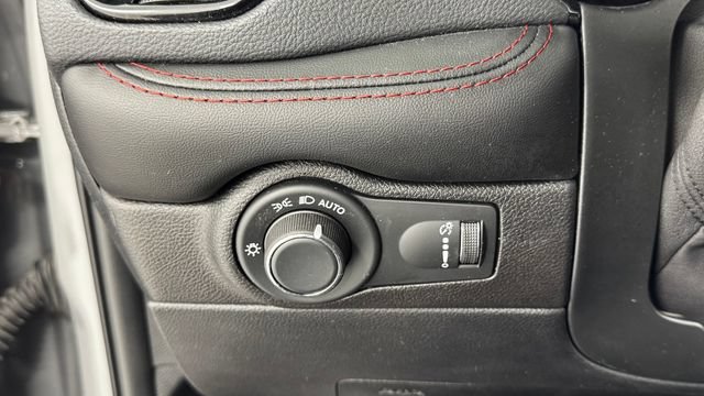 Used 2025 Dodge Durango R/T AWD/4WD image 35