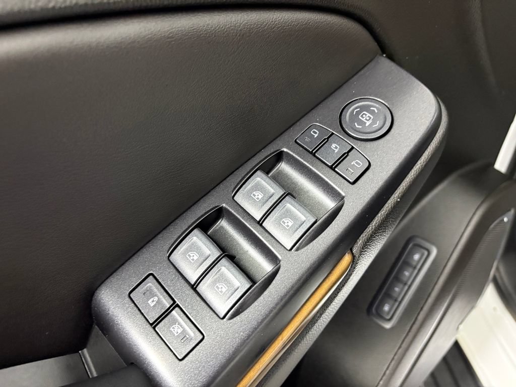 Used 2019 GMC Yukon Denali w/ Open Road Package AWD/4WD image 13