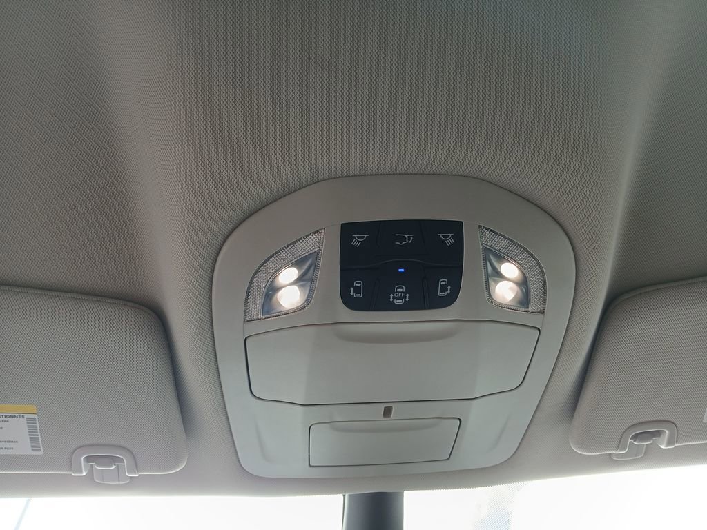 Used 2024 Chrysler Pacifica Touring-L image 19