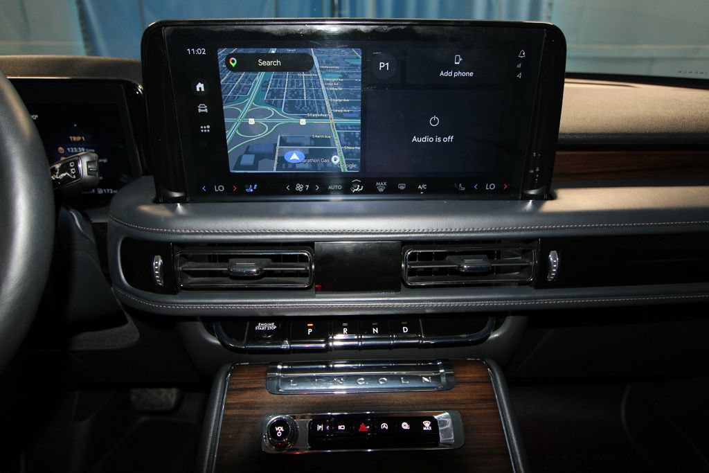 Used 2025 Lincoln Aviator Reserve w/ Luxury Package AWD/4WD image 16