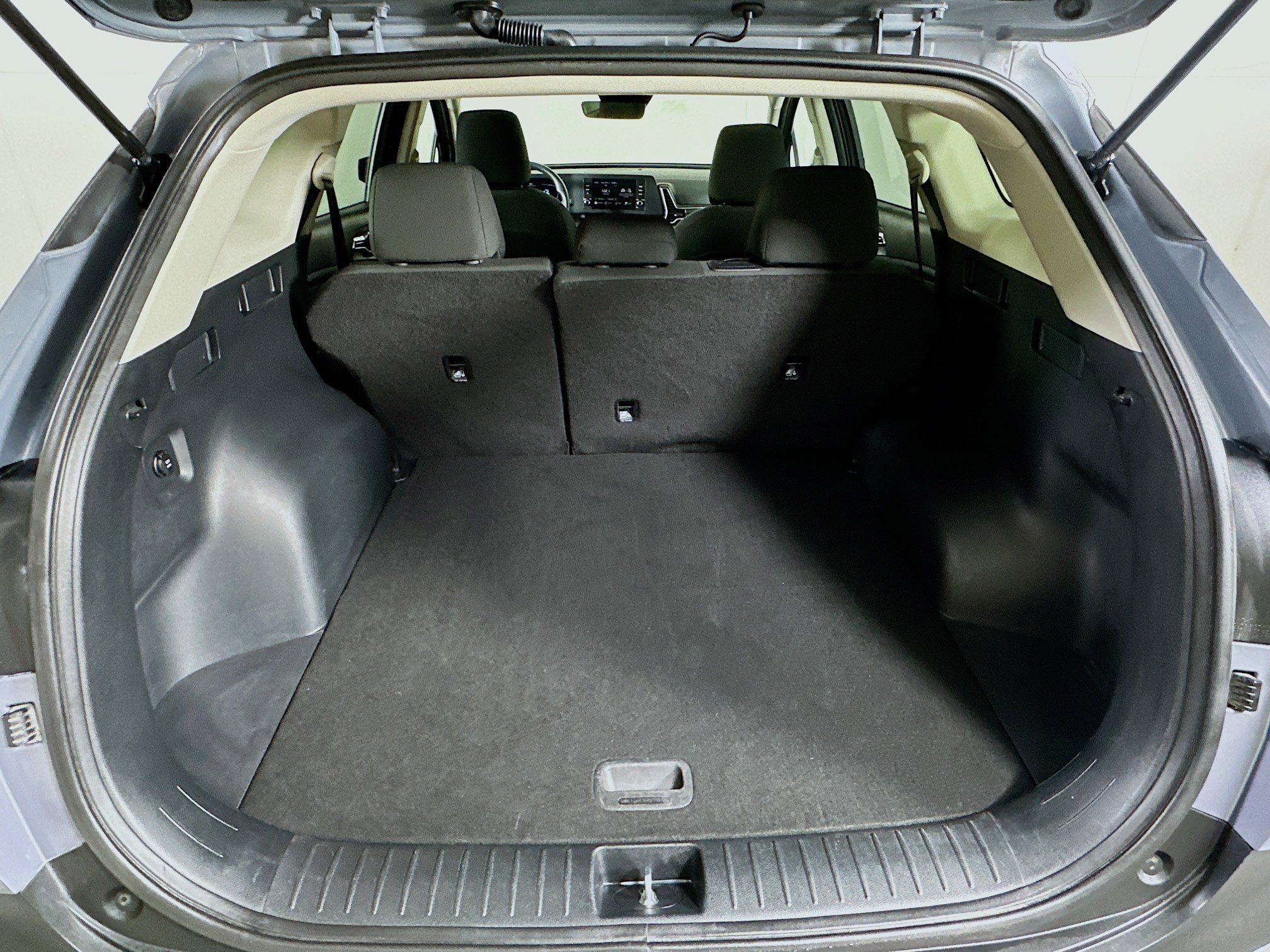 Used 2025 Kia Sportage LX image 28