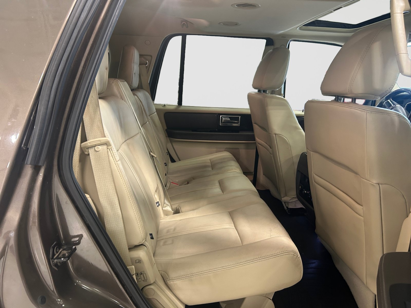 Used 2015 Lincoln Navigator 2WD w/ Equipment Group 101A Reserve image 16