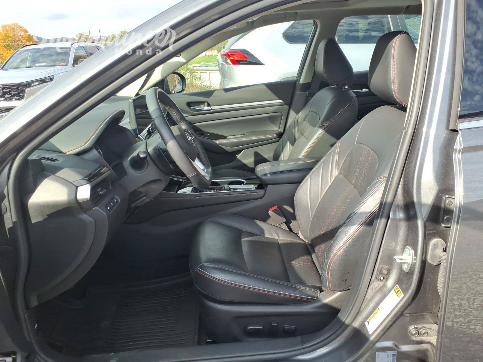 Used 2025 Nissan Altima 2.5 SR w/ SR Premium Package AWD/4WD image 14