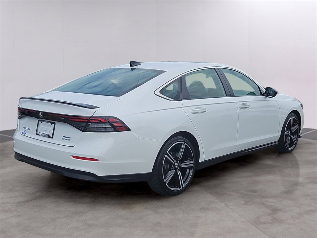 Used 2024 Honda Accord Sport image 4