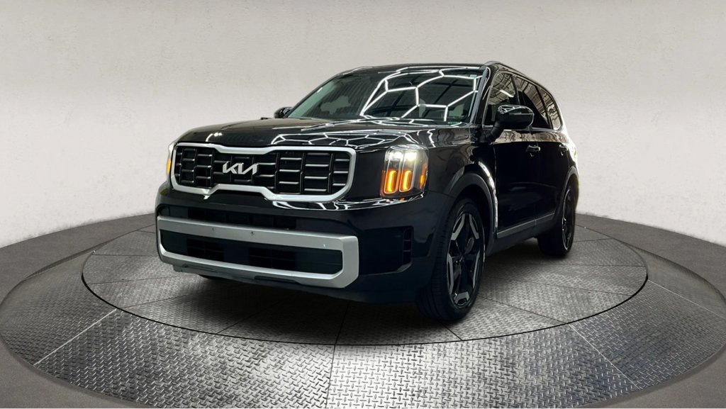Used 2024 Kia Telluride EX image 4