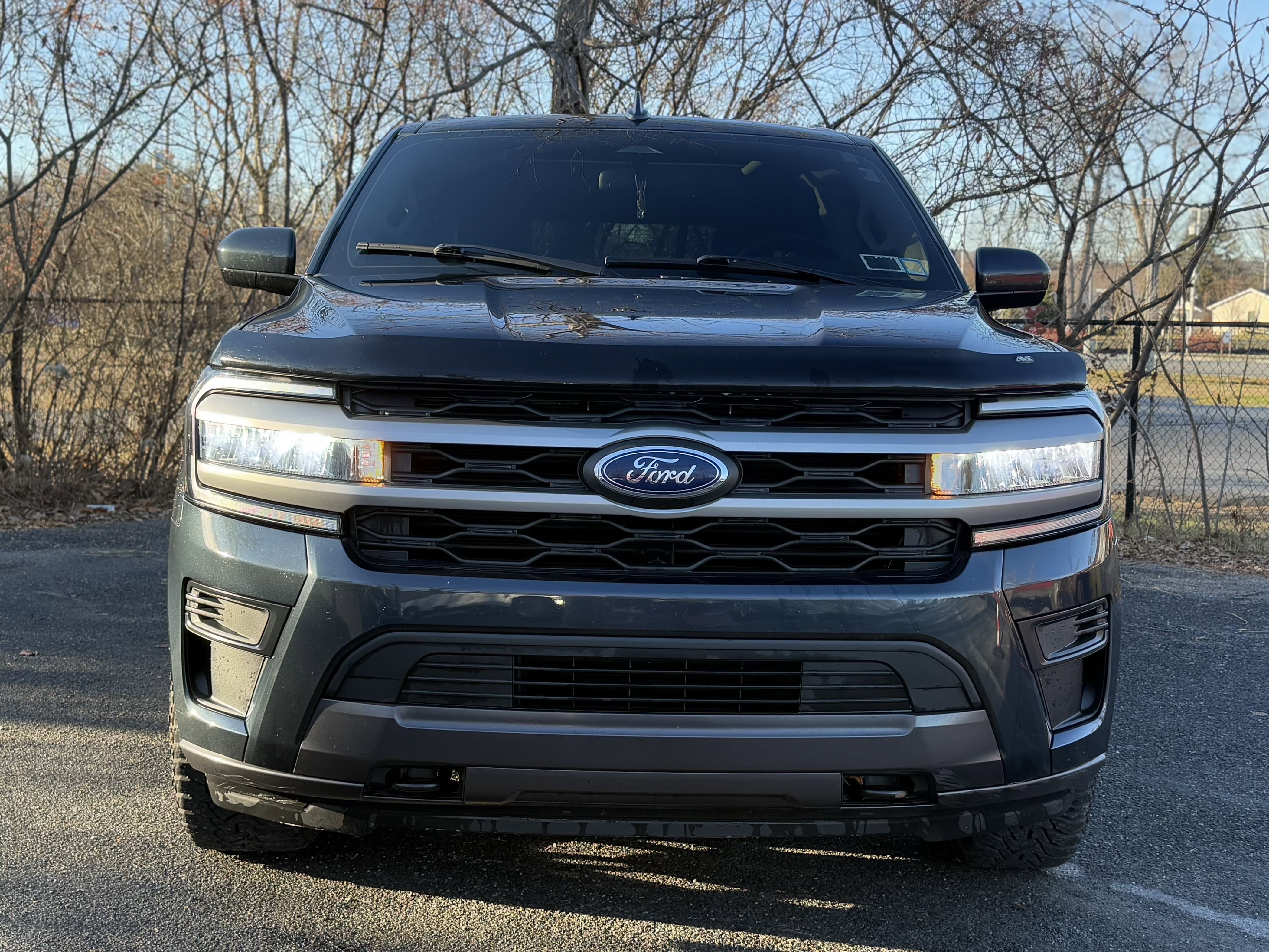 Used 2023 Ford Expedition Max XLT image 8