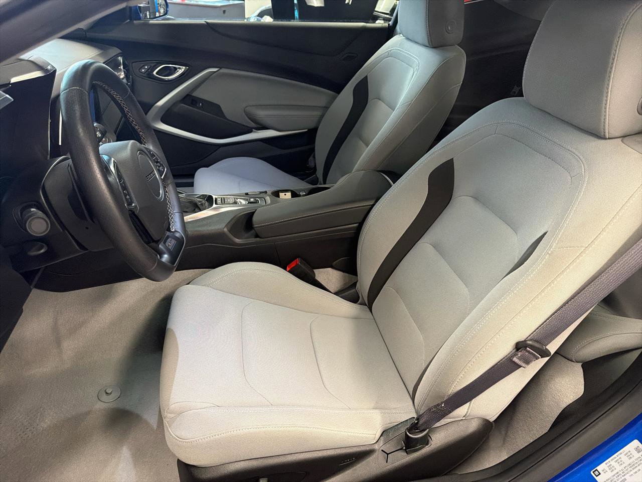 Used 2017 Chevrolet Camaro SS RWD image 13