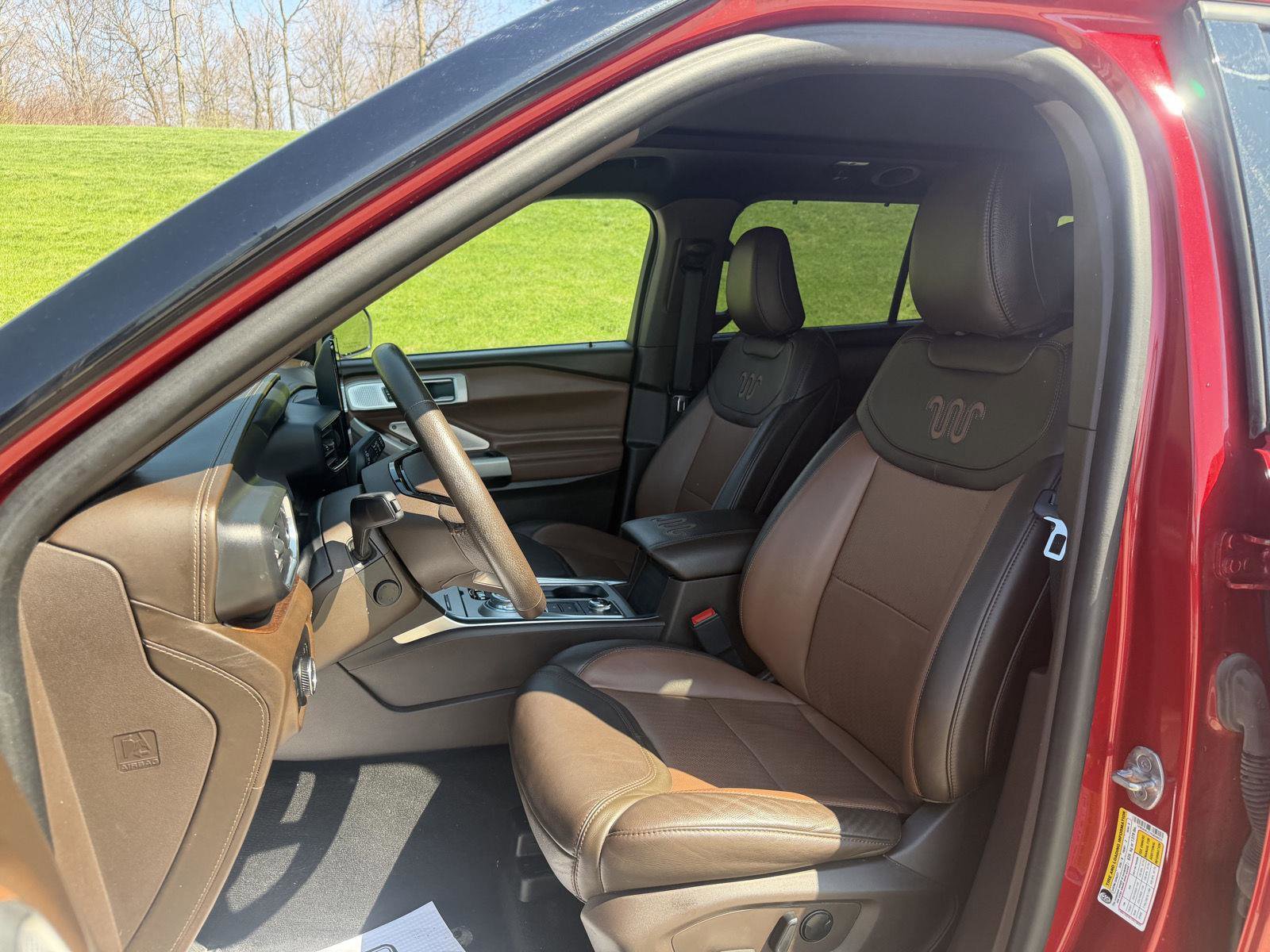 Used 2023 Ford Explorer King Ranch w/ Technology Package image 16