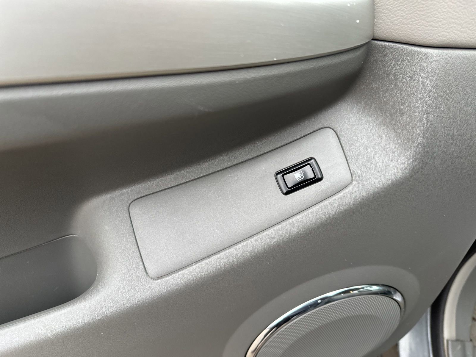 Used 2008 Nissan Quest w/ Seat Pkg image 17