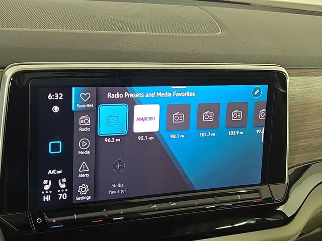 Used 2024 Volkswagen Atlas SEL Premium R-Line image 19