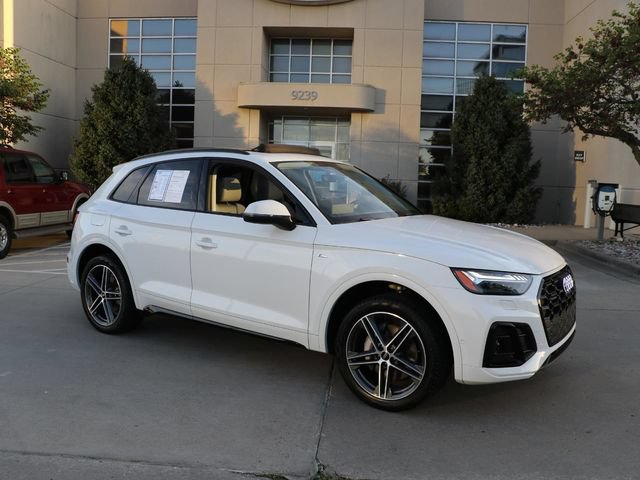 Used 2023 Audi Q5 e Prestige w/ Prestige Package AWD/4WD image 1