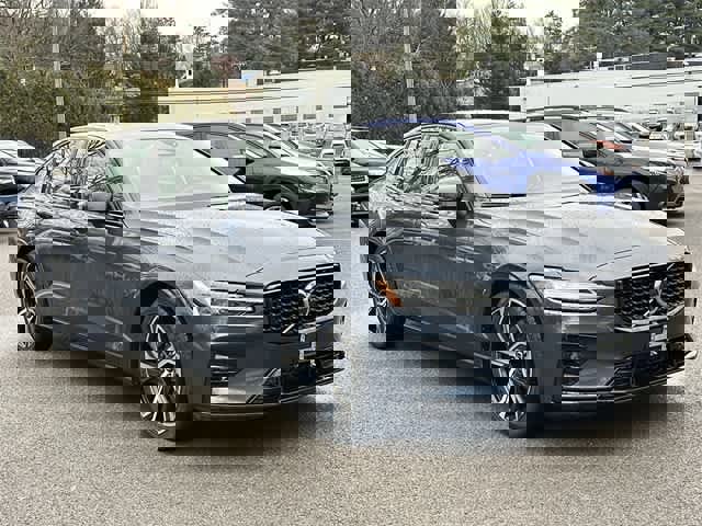 Used 2024 Volvo S60 B5 Plus image 29
