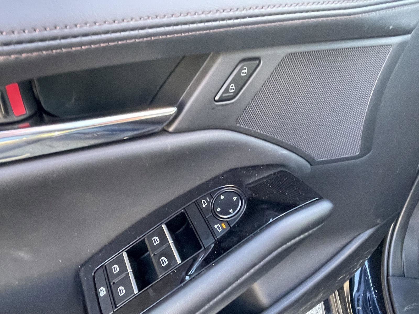 Used 2025 MAZDA MAZDA3 s image 10