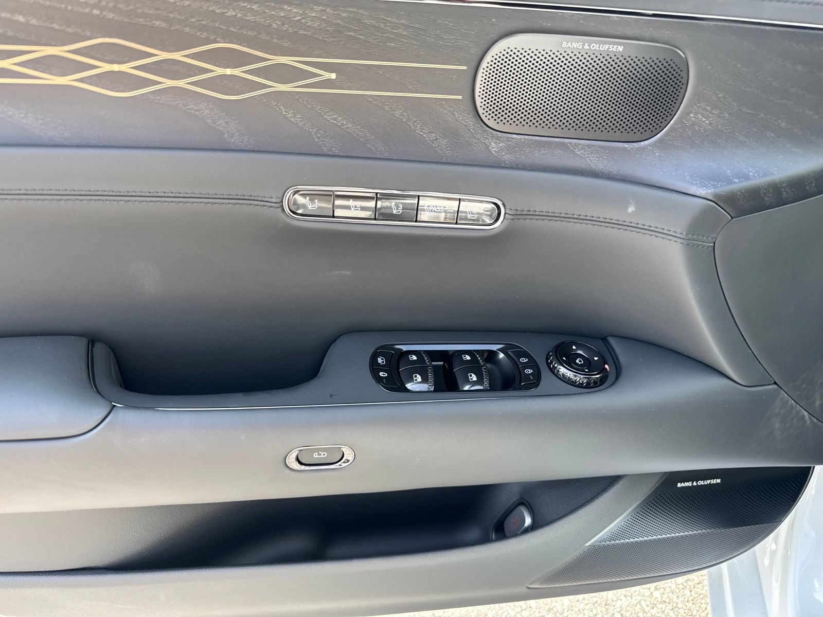New 2026 Genesis G90 3.5T Prestige AWD/4WD image 19