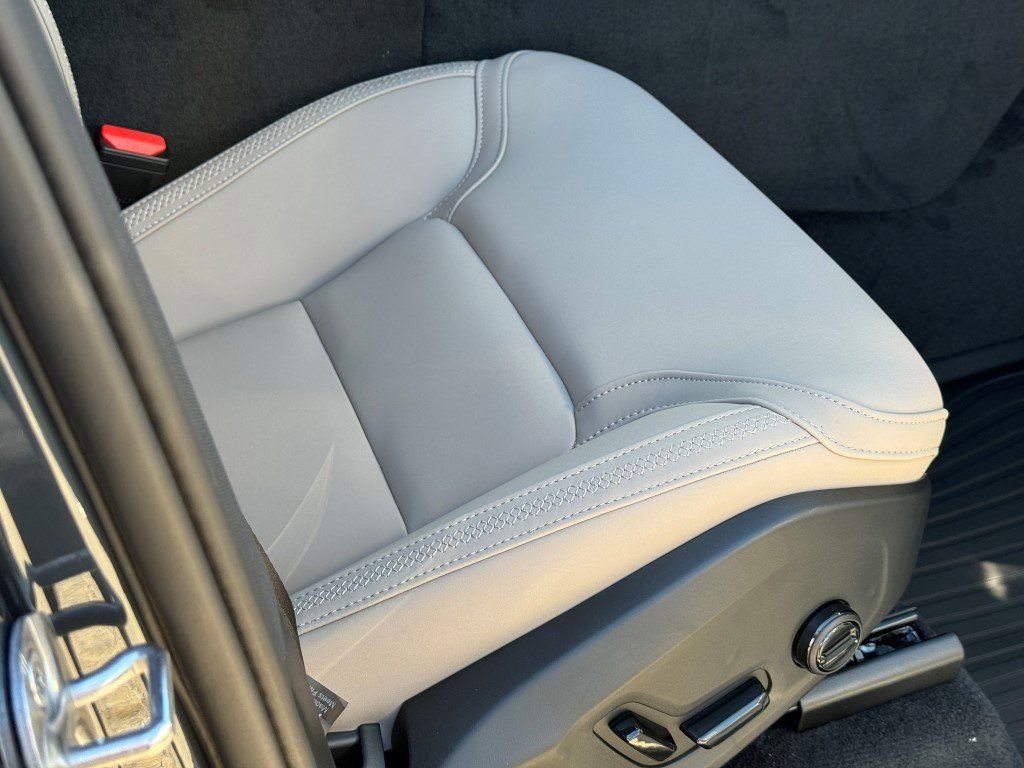 New 2026 Volvo XC90 B5 Plus w/ Protection Package Premier image 13