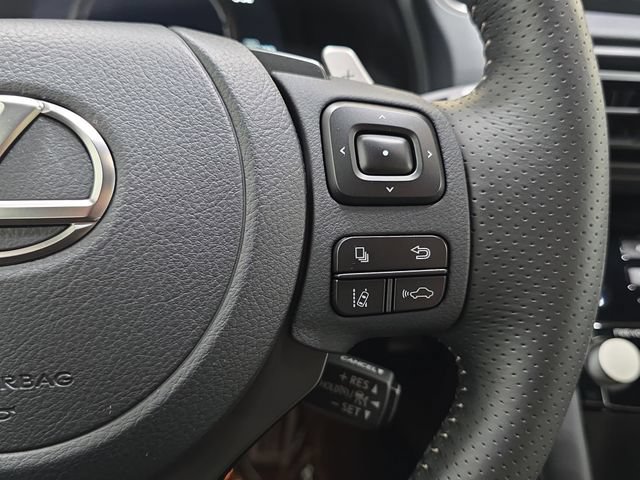 Used 2025 Lexus IS 500 RWD image 17