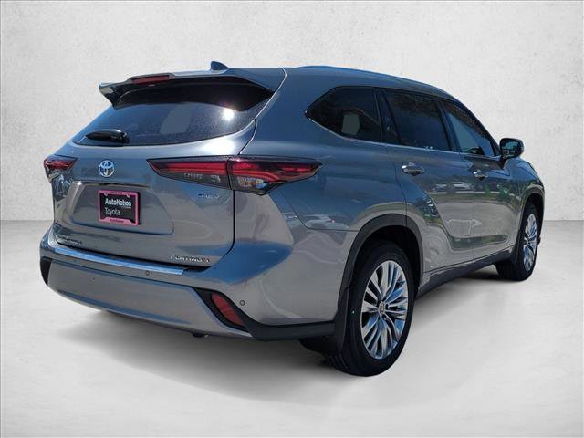 New 2026 Toyota Highlander Platinum AWD/4WD image 2