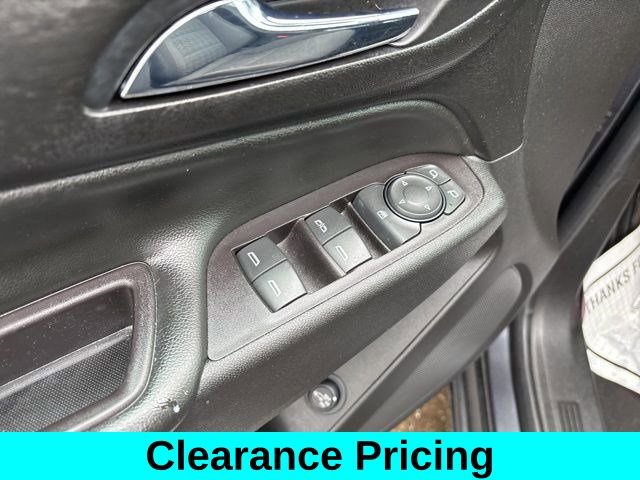Used 2022 Chevrolet Equinox LT w/ Driver Convenience Package image 14