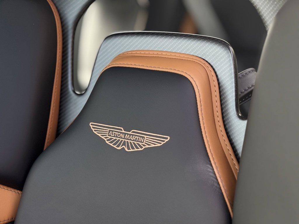 Used 2025 Aston Martin DB12 Coupe image 5