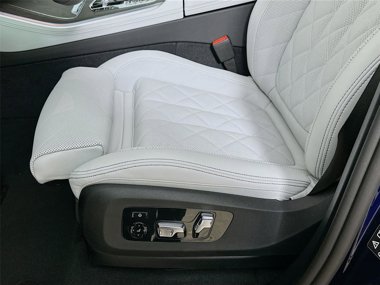 New 2026 BMW X5 xDrive40i w/ M Sport Package image 20