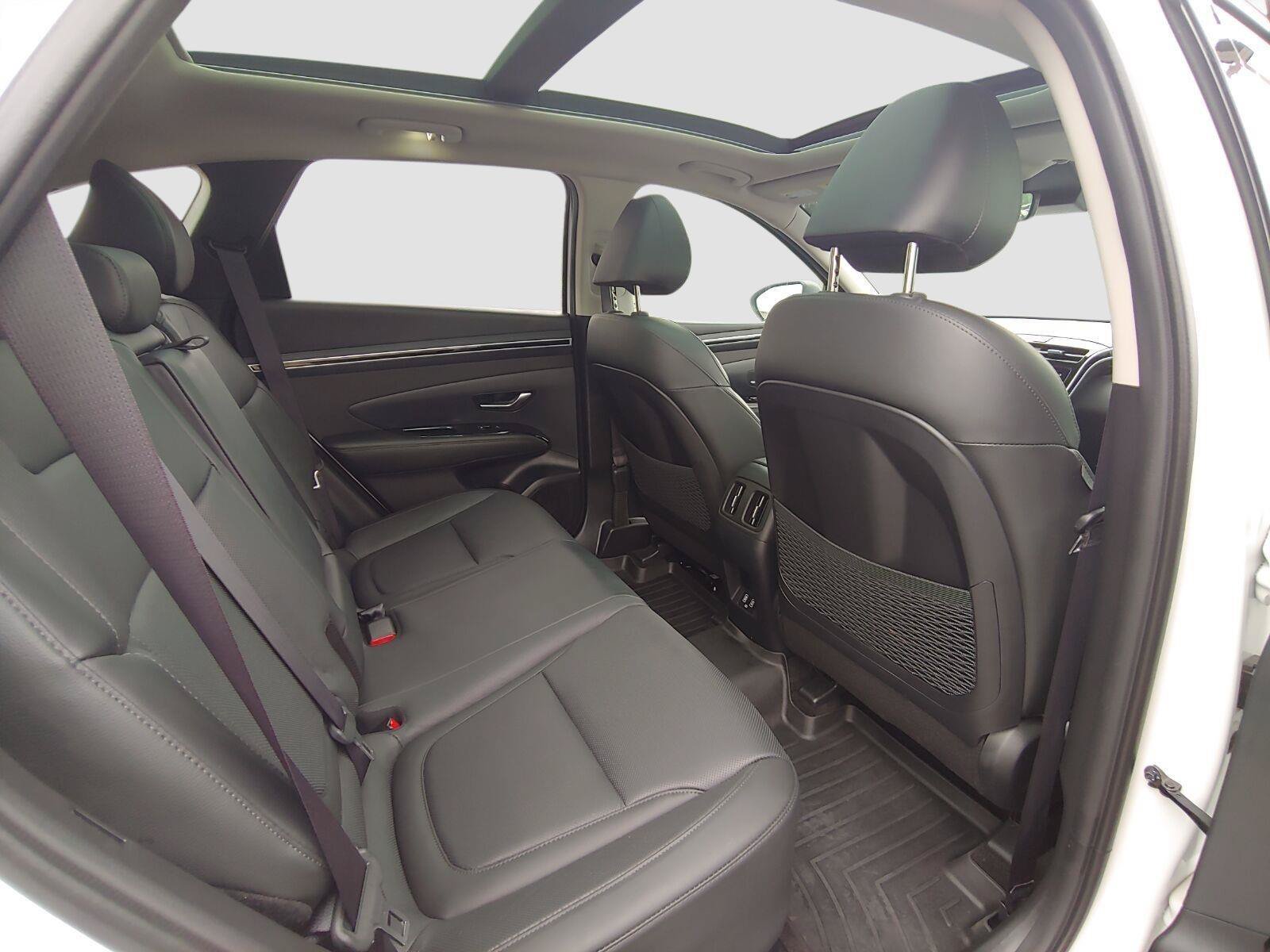 Used 2023 Hyundai Tucson Limited AWD/4WD image 32