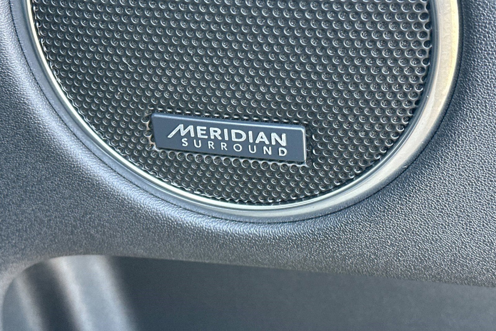 Certified 2025 Land Rover Discovery Sport Dynamic SE image 16