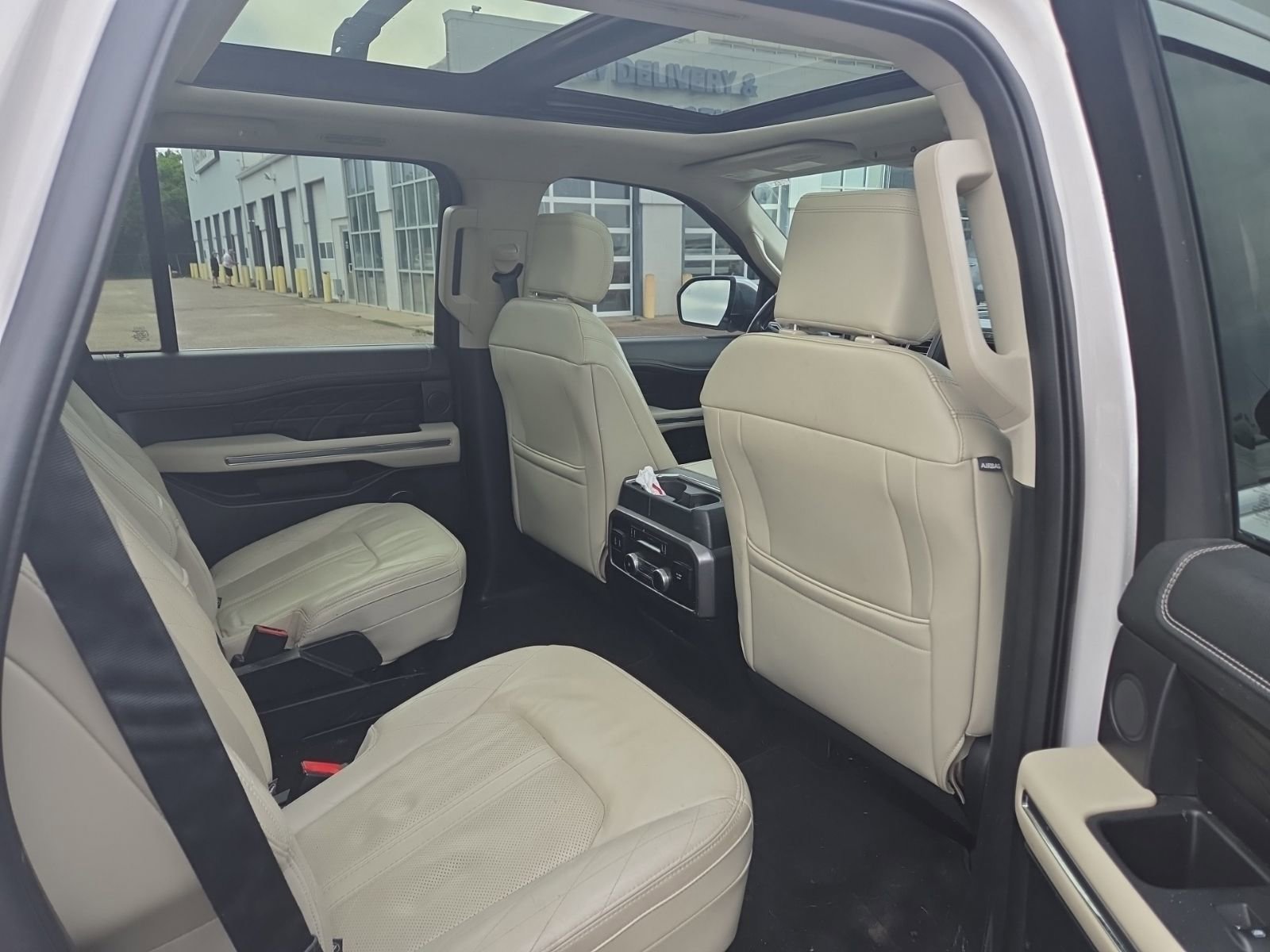 Used 2019 Ford Expedition Platinum AWD/4WD image 12